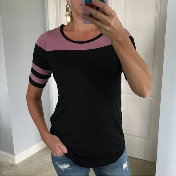 Black & Mauve Baseball Style Short Sleeve Top - Picture 4 of 4